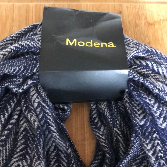 Modena Navy Gray Infinity Scarf! NWT - Picture 2 of 3